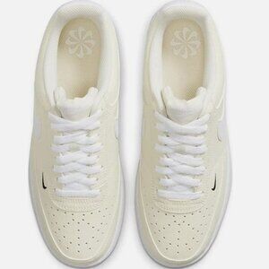 New Nike Women's Court Vision Low Next Nature Sneaker PALE IVORY (US 7.5)